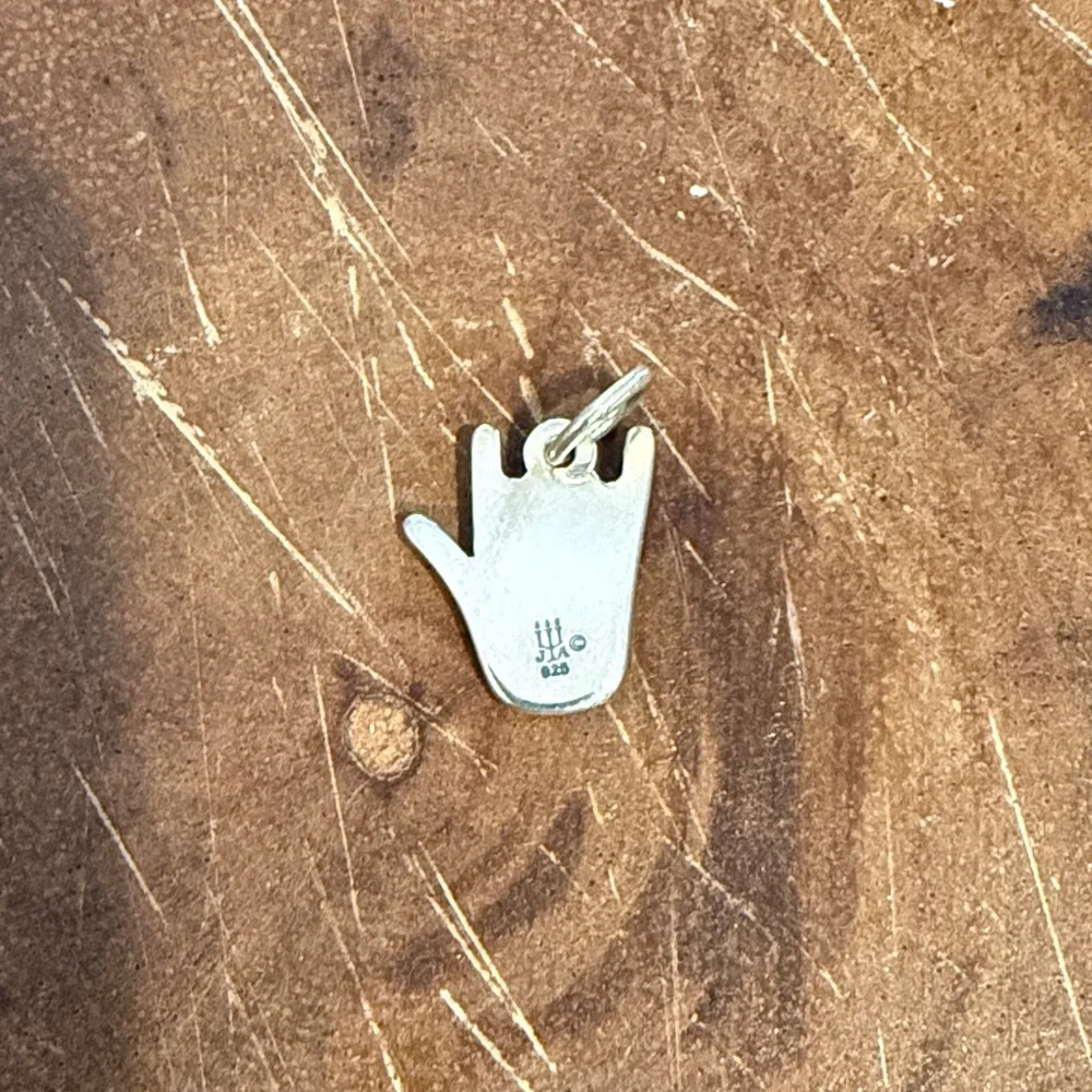 James Avery ASL “I love you” Silver Charm - Picture 2 of 2